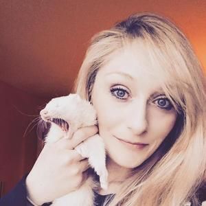 Meet your Posher, Danielle